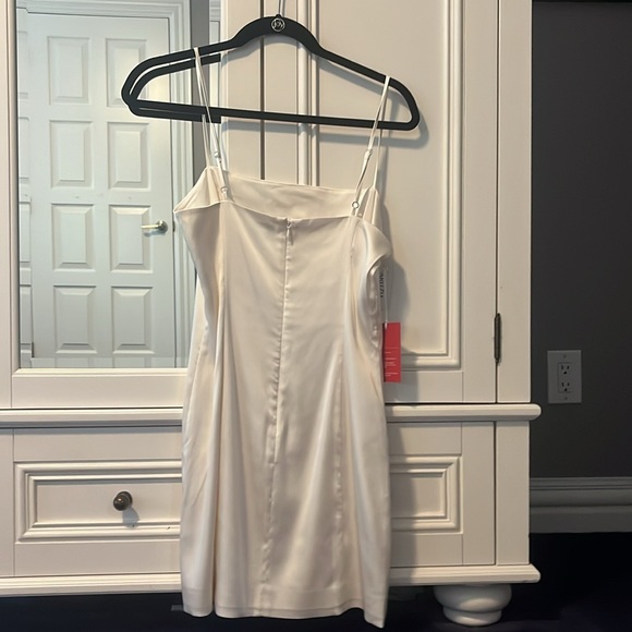 Aritiza Silky Dress - Picture 2 of 4